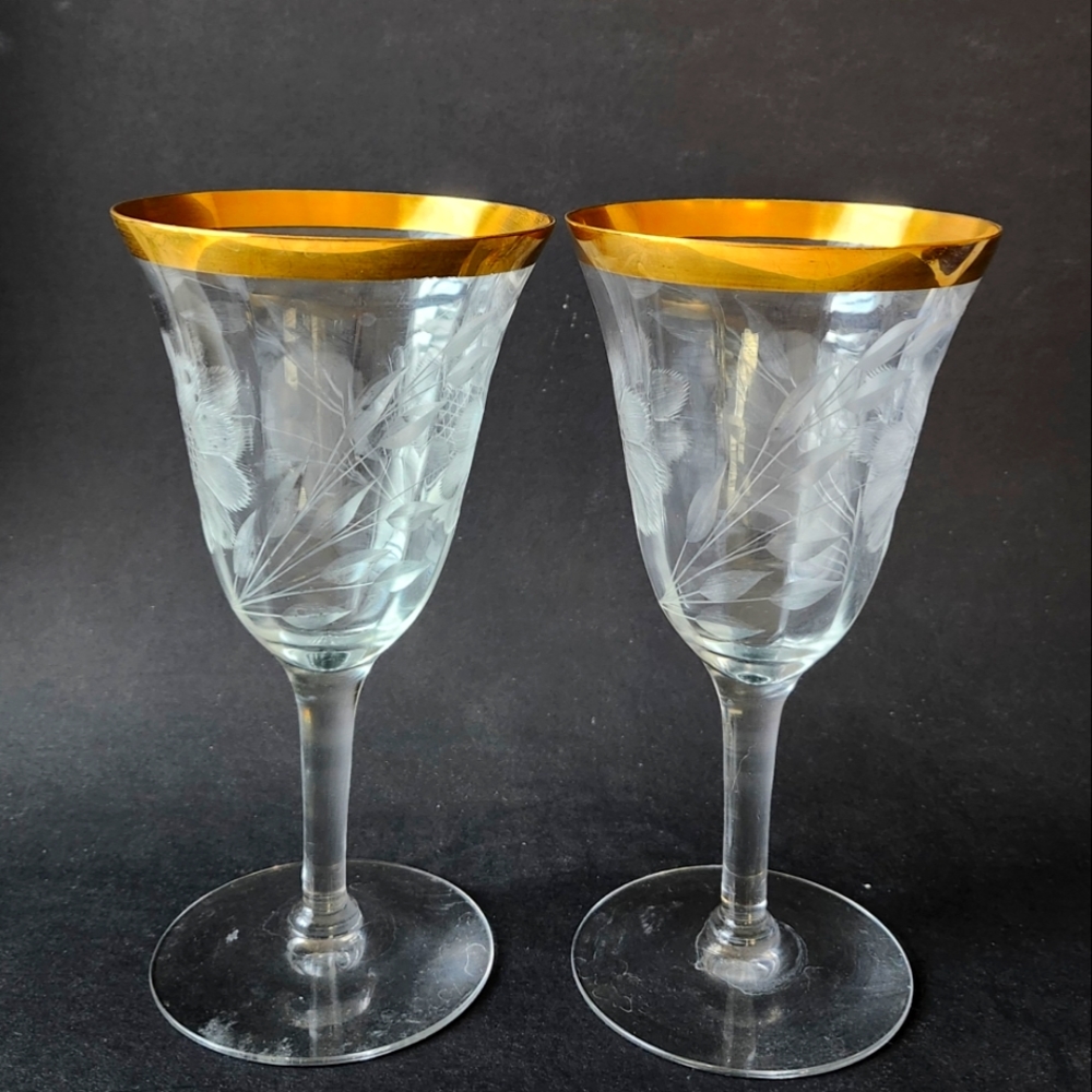 Set of 2 VTG 24K Gold Banded Etched Sun Flower Wine Glasses,  Crystal barware